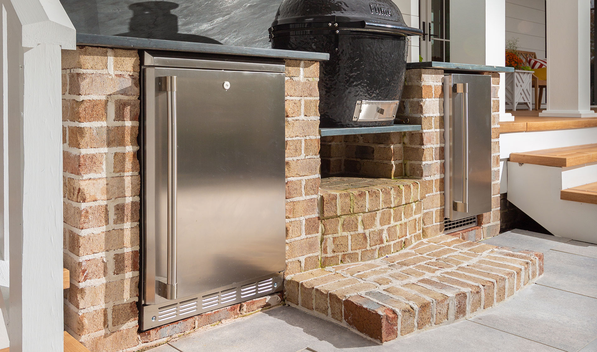 Outdoor kitchen with Monogram Beverage Center and Ice Maker